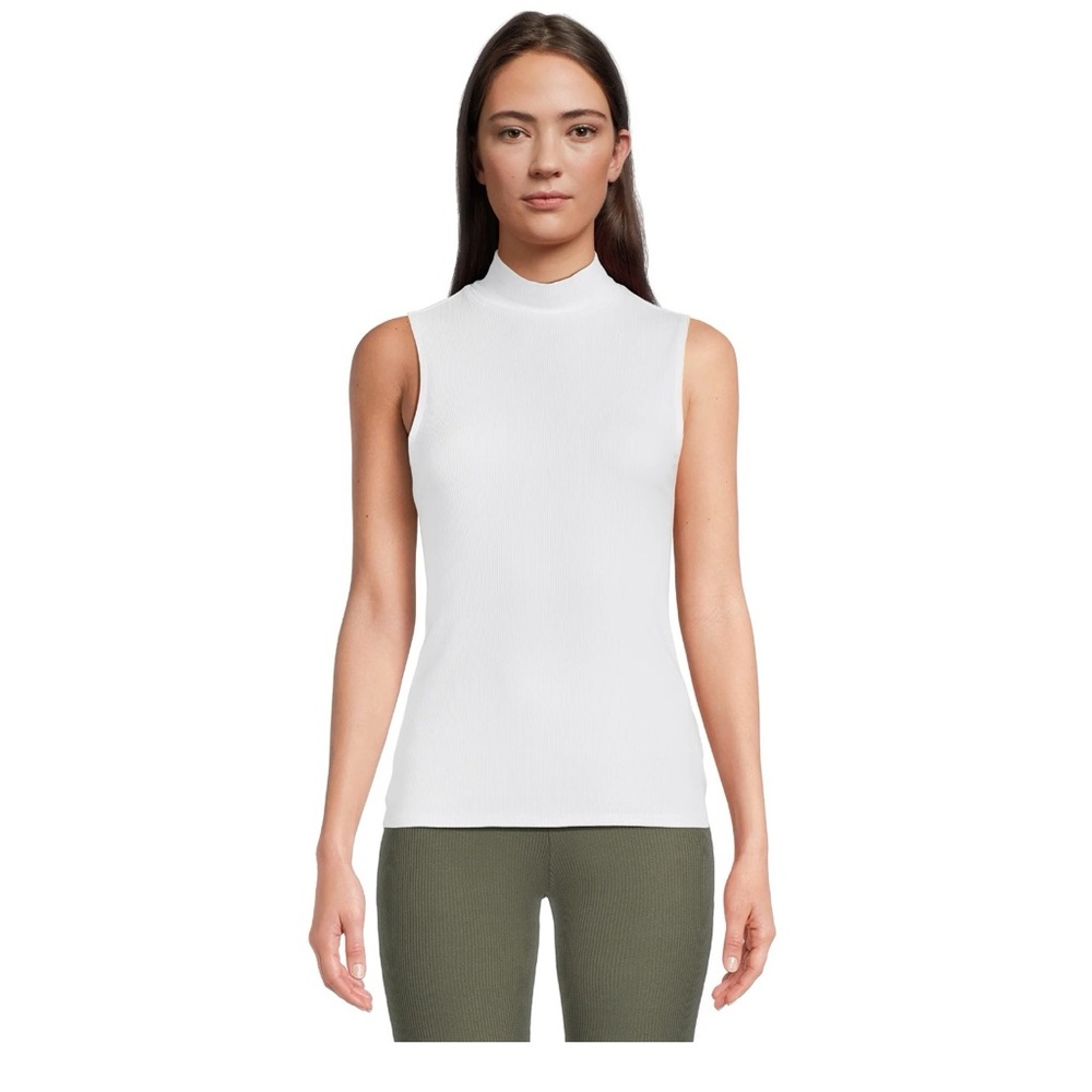 No boundaries juniors’ sleeveless mock neck T shirt